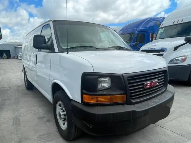 GMC Savana 2011г.