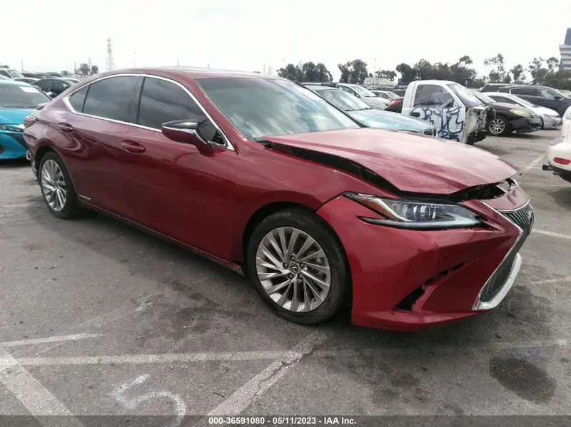 Lexus ES 300h 2020г.