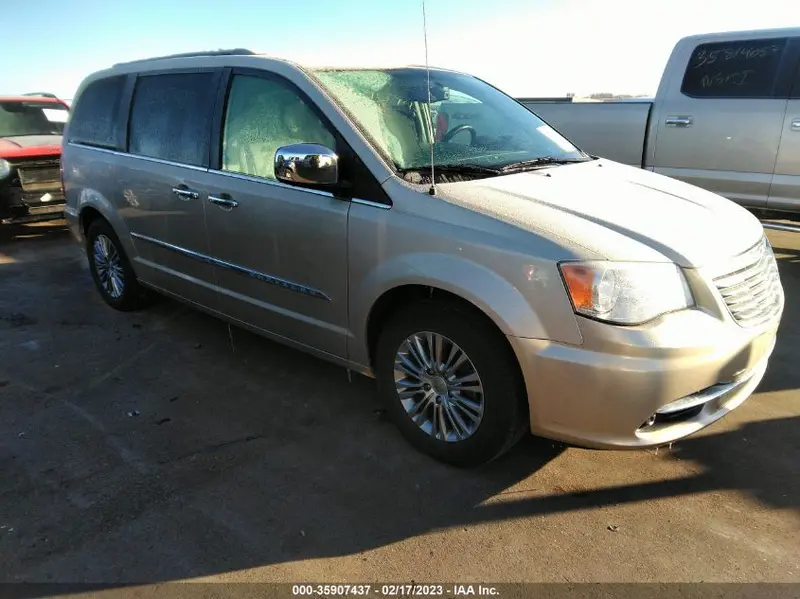 Chrysler Town & Country 2013г.
