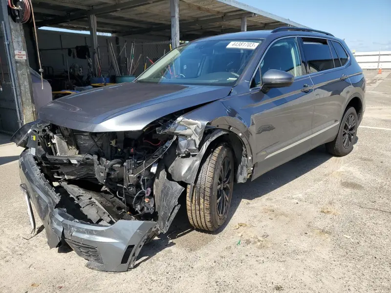 Volkswagen Tiguan 2021г.