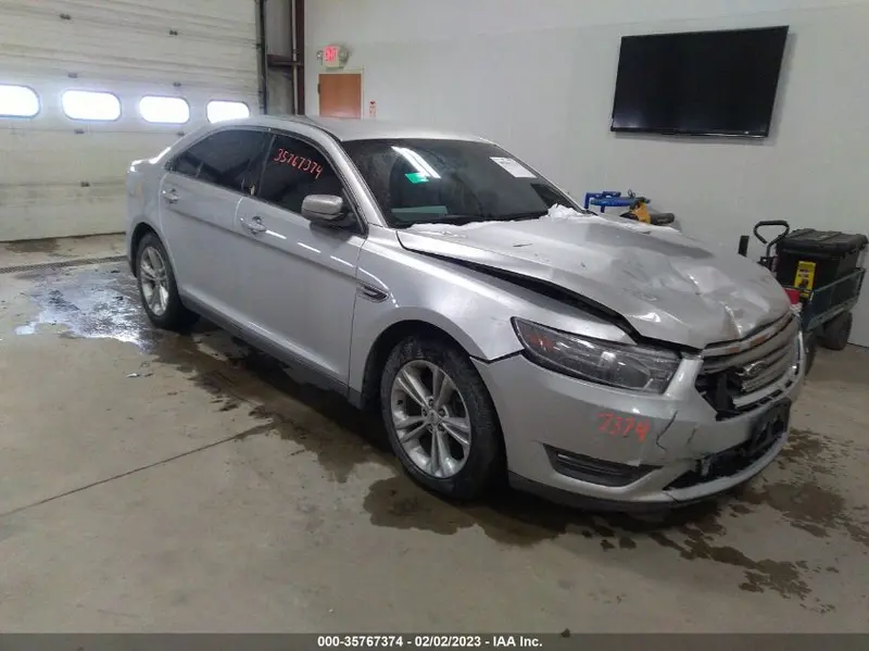 Ford Taurus 2015г.