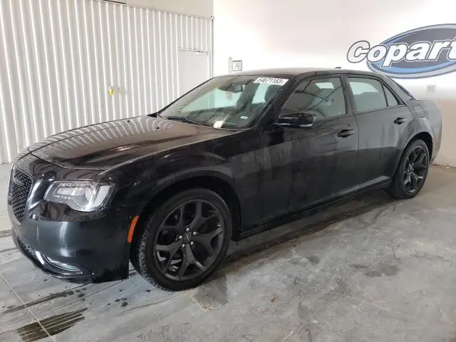 Chrysler 300 2021г.