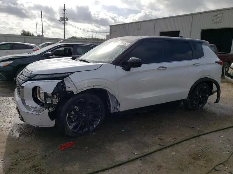 Mitsubishi Outlander 2023г.