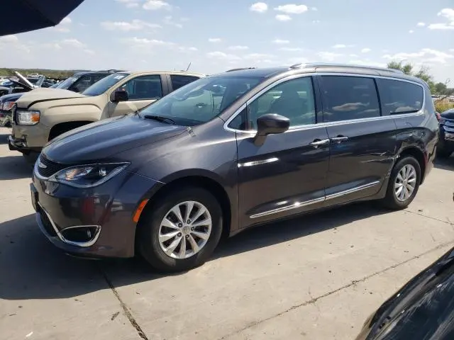 Chrysler Pacifica 2019г.