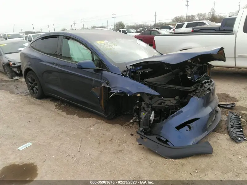 Tesla Model X 2023г.