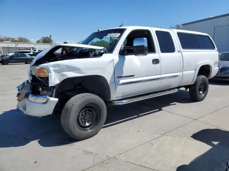 GMC Sierra 2500HD 2005г.