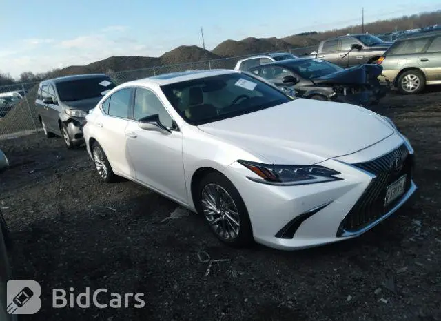 Lexus ES 2021г.