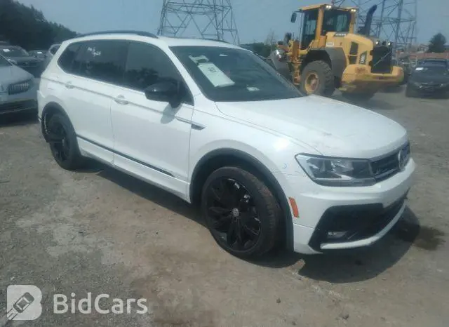 Volkswagen Tiguan 2021г.