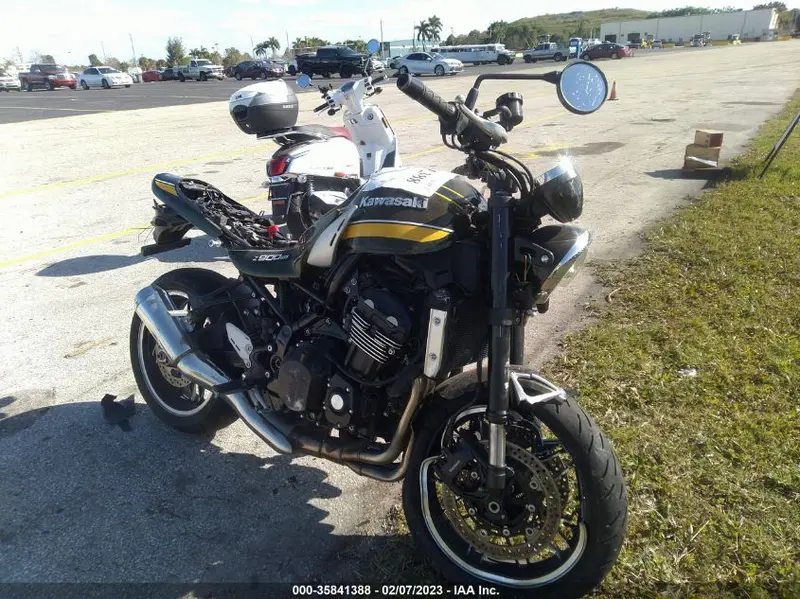 Kawasaki Z900RS 2020г.