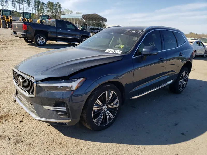 Volvo XC60 2023г.