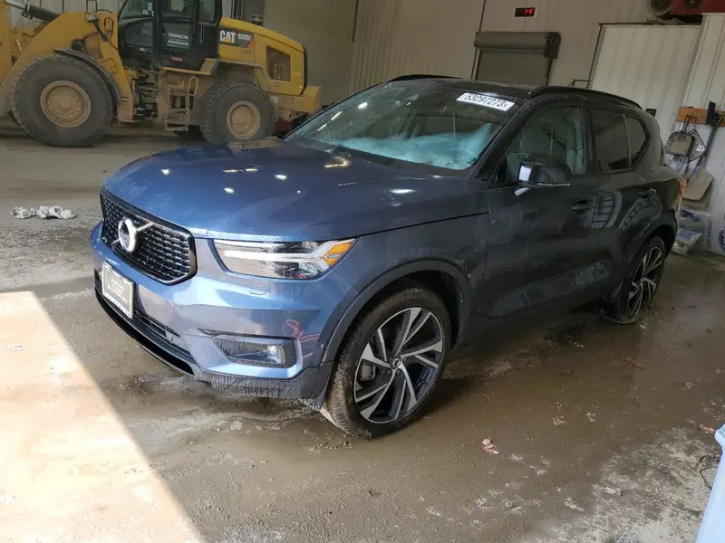Volvo XC40 2022г.