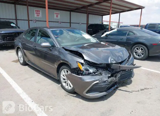 Toyota Camry 2021г.