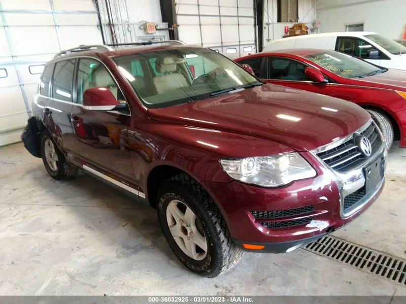 Volkswagen Touareg 2010г.