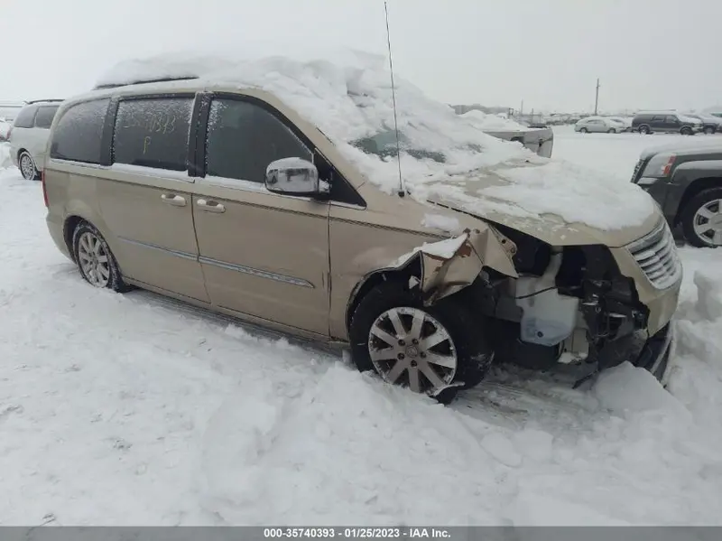 Chrysler Town & Country 2011г.