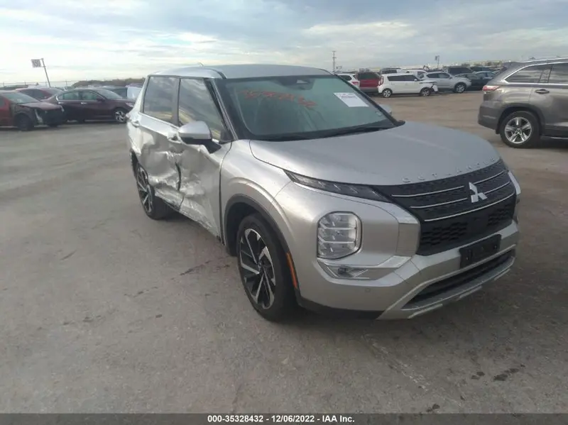 Mitsubishi Outlander 2022г.