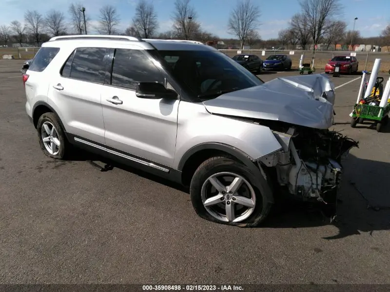 Ford Explorer 2017г.