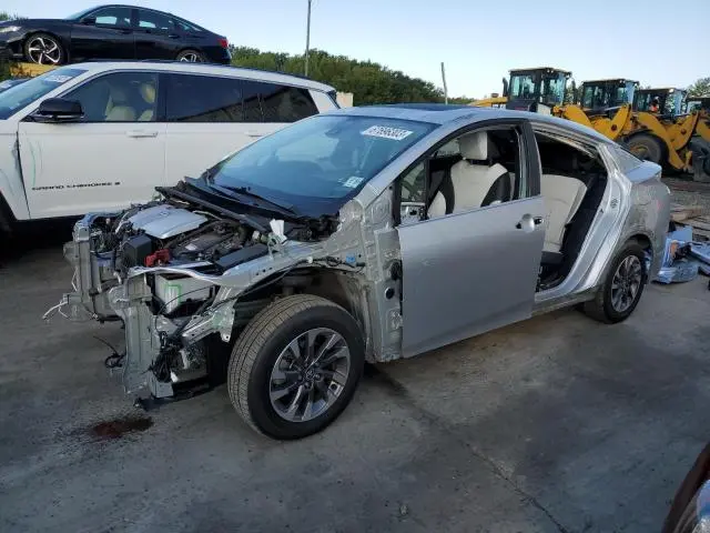 Toyota Prius 2022г.