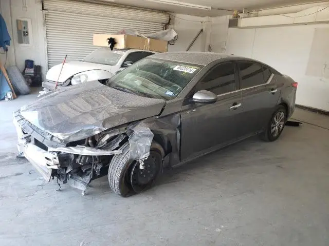 Nissan Altima 2019г.