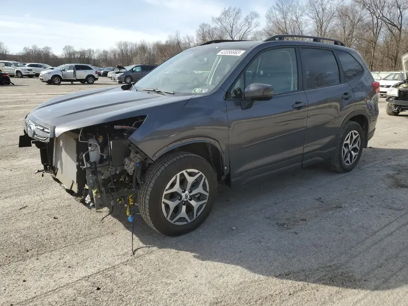 Subaru Forester 2022г.