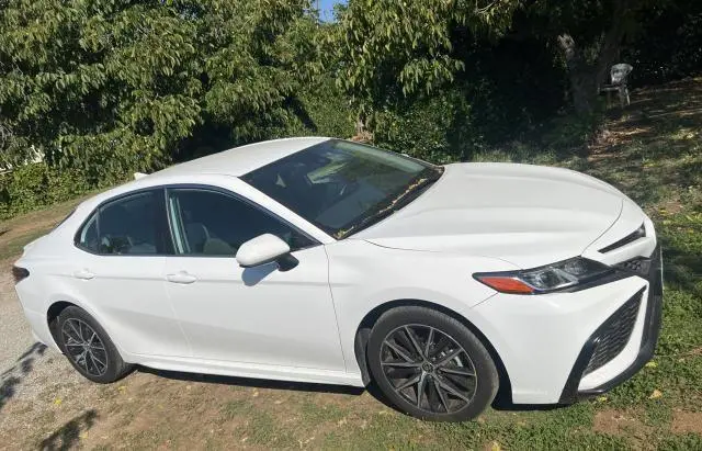 Toyota Camry 2021г.