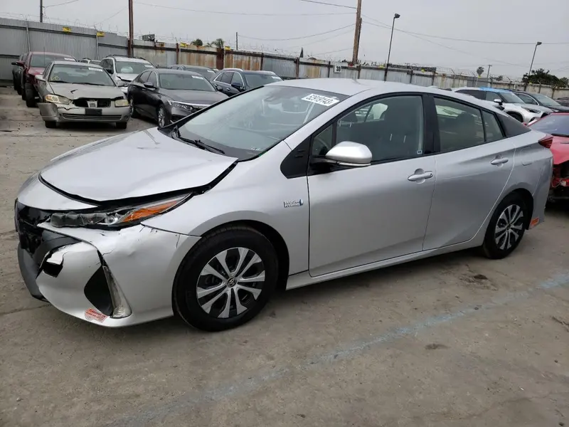 Toyota Prius Prime 2020г.