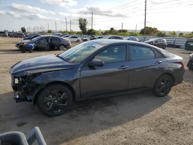 Hyundai Elantra 2021г.