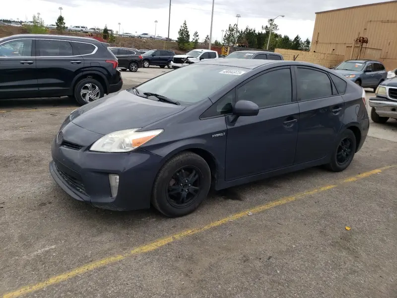 Toyota Prius 2015г.