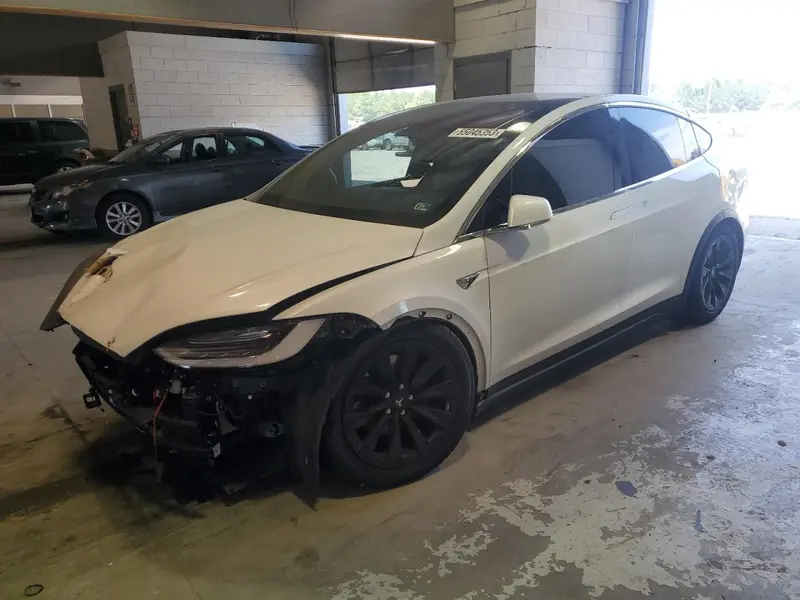 Tesla Model X 2019г.