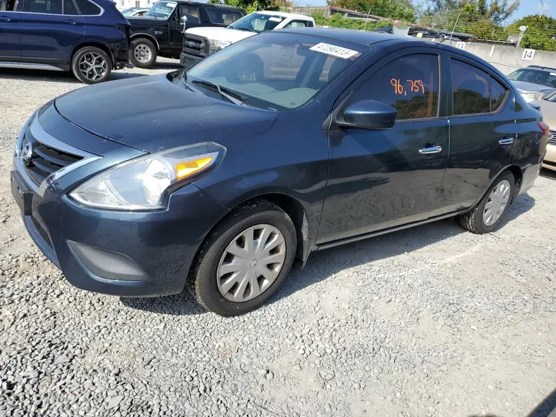 Nissan Versa 2015г.