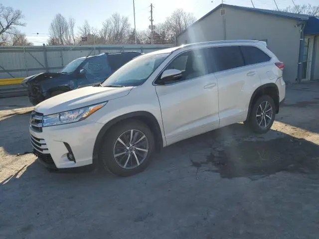 Toyota Highlander 2017г.