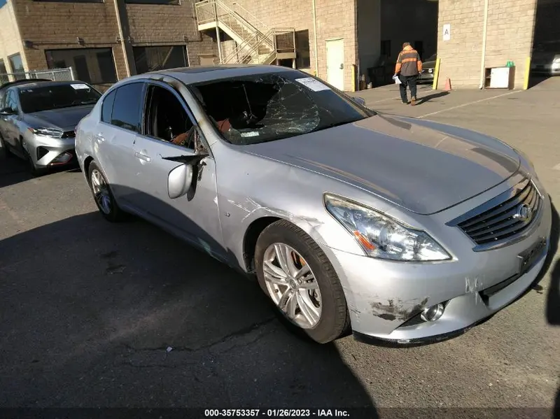 Infiniti Q40 2015г.