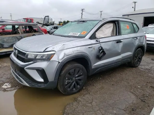 Volkswagen Taos 2022г.