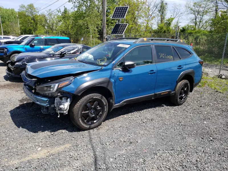 Subaru Outback 2023г.