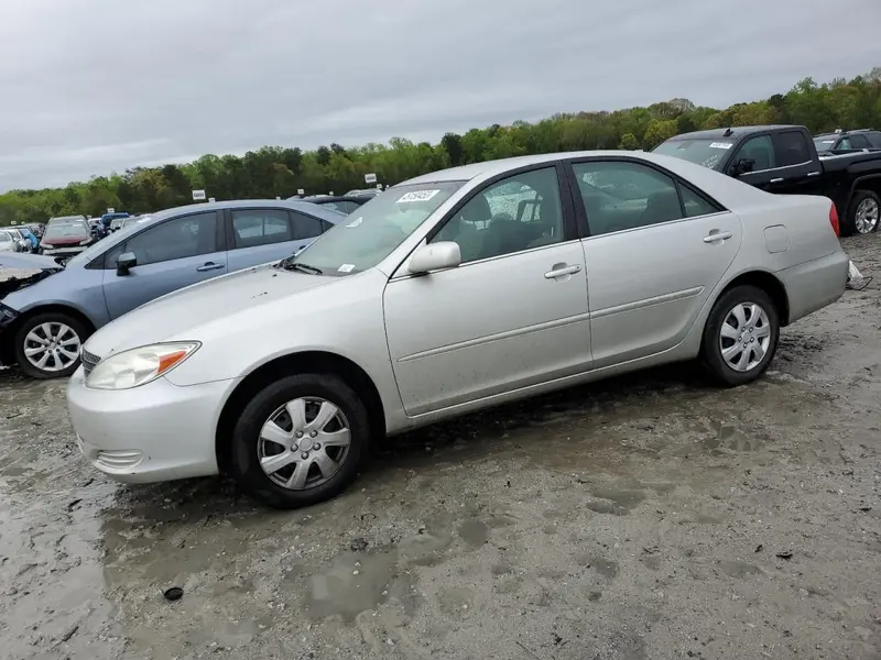 Toyota Camry 2004г.