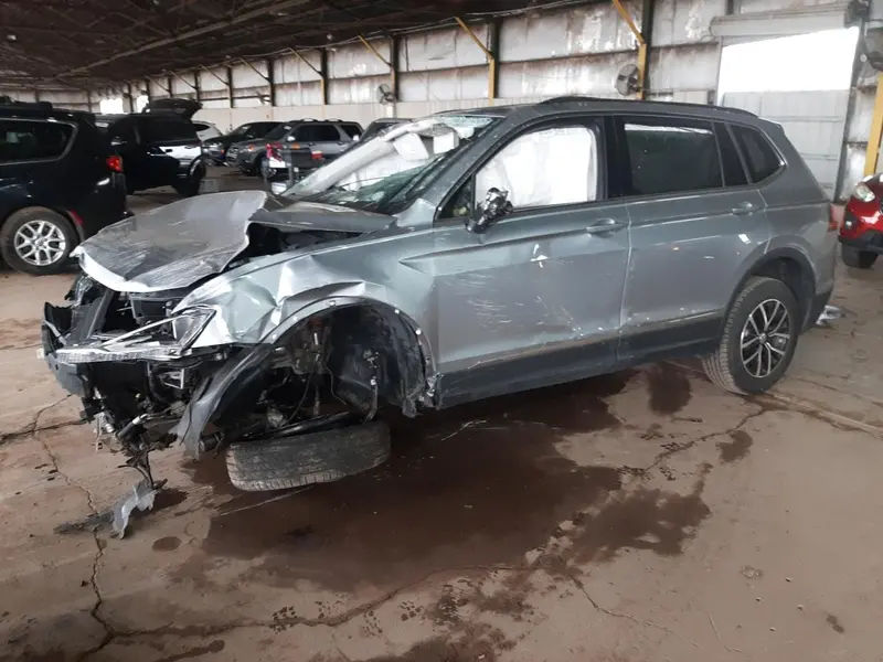 Volkswagen Tiguan 2021г.