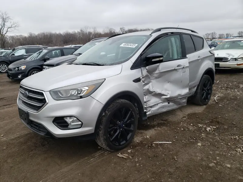 Ford Escape 2017г.