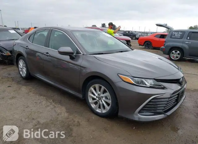 Toyota Camry 2021г.