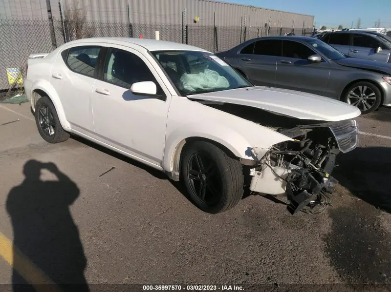 Dodge Avenger 2010г.