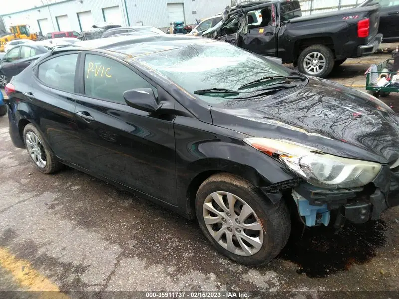 Hyundai Elantra 2011г.
