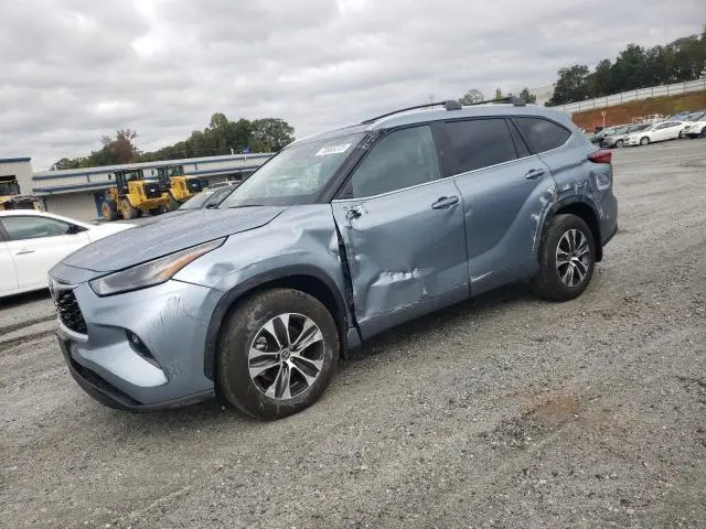 Toyota Highlander 2023г.