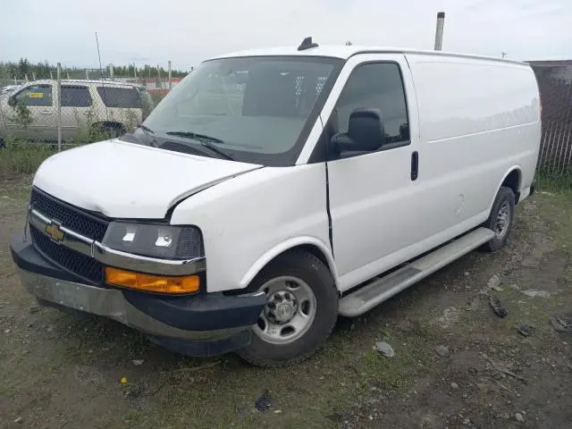 Chevrolet Express 2021г.