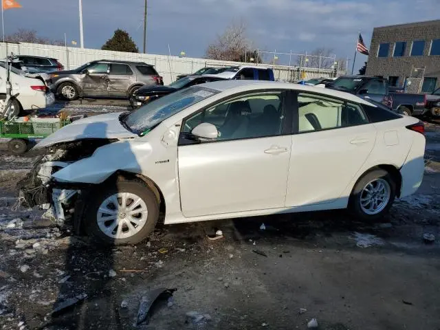 Toyota Prius 2019г.