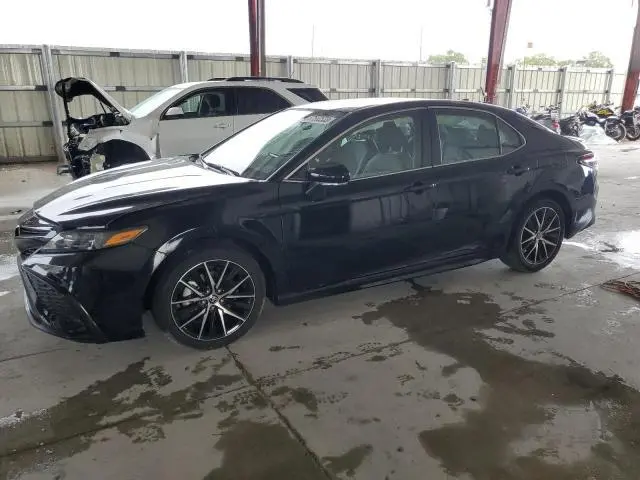 Toyota Camry 2023г.