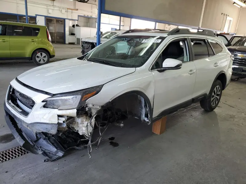 Subaru Outback 2022г.
