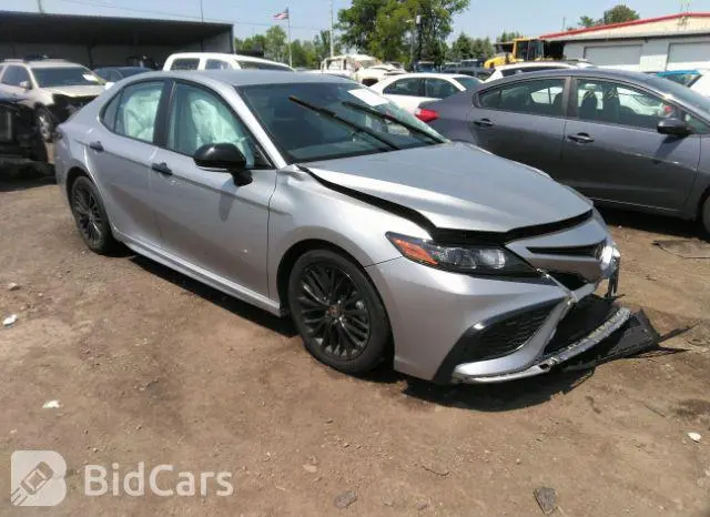 Toyota Camry 2022г.