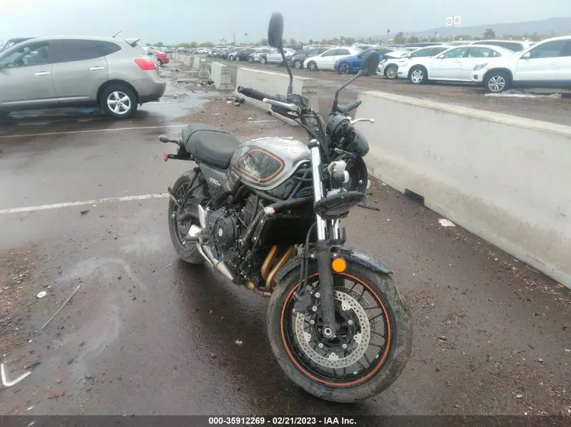 Kawasaki Z650RS 2022г.