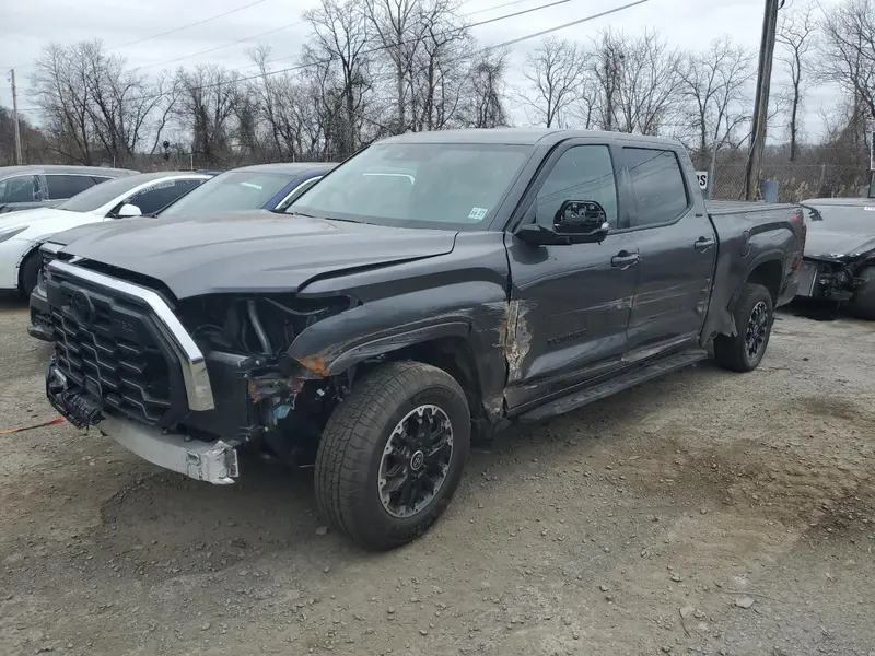 Toyota Tundra 2022г.