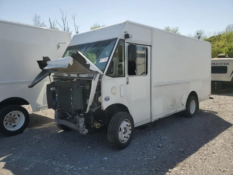 Freightliner M Line Walk-in Van 2020г.