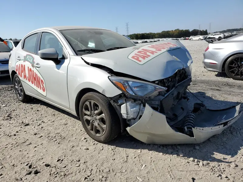 Toyota Yaris 2019г.