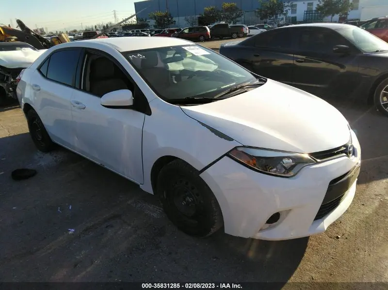 Toyota Corolla 2015г.